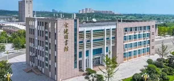 ����ˮ�a(ch��n)�W(xu��)У�D���^