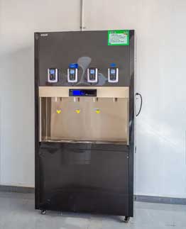 ���������е��I(y��)�W(xu��)У�����ˮ�C(j��)