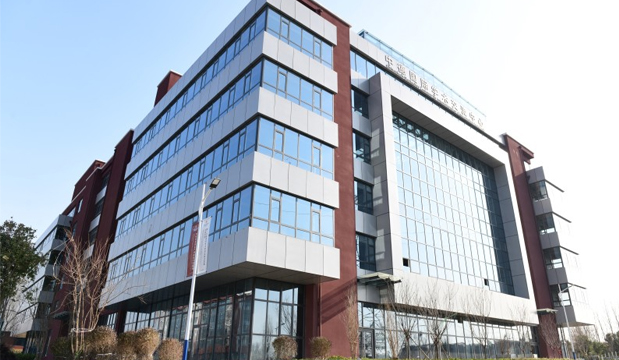 �Ͳ��е��R�����ܿƼ��W(xu��)У�W(xu��)�g(sh��)��������