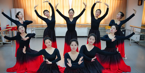 ���_(t��i)���l(xi��ng)���O(sh��)�W(xu��)У�׃�����