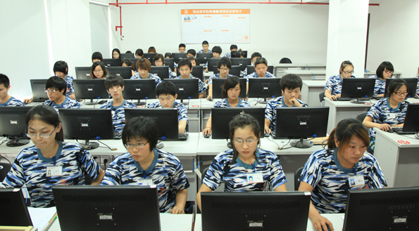 �ʝɽ�ͨ�߼�(j��)�����W(xu��)Уؔ(c��i)��(j��ng)���Q(m��o)���I(y��)