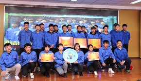 ��(y��u)��༯�w�u�x