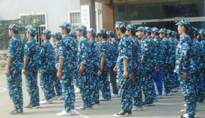 新生入學(xué)軍訓(xùn)